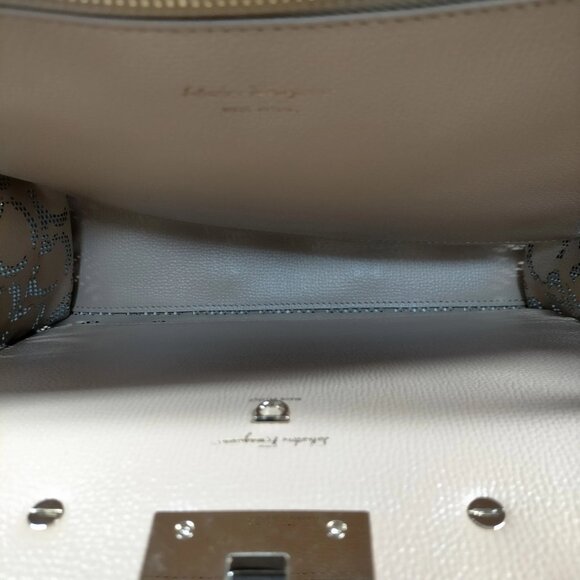 Ferragamo Studio Black Leather Hand Bag mon1000-101425 - Picture 13 of 16